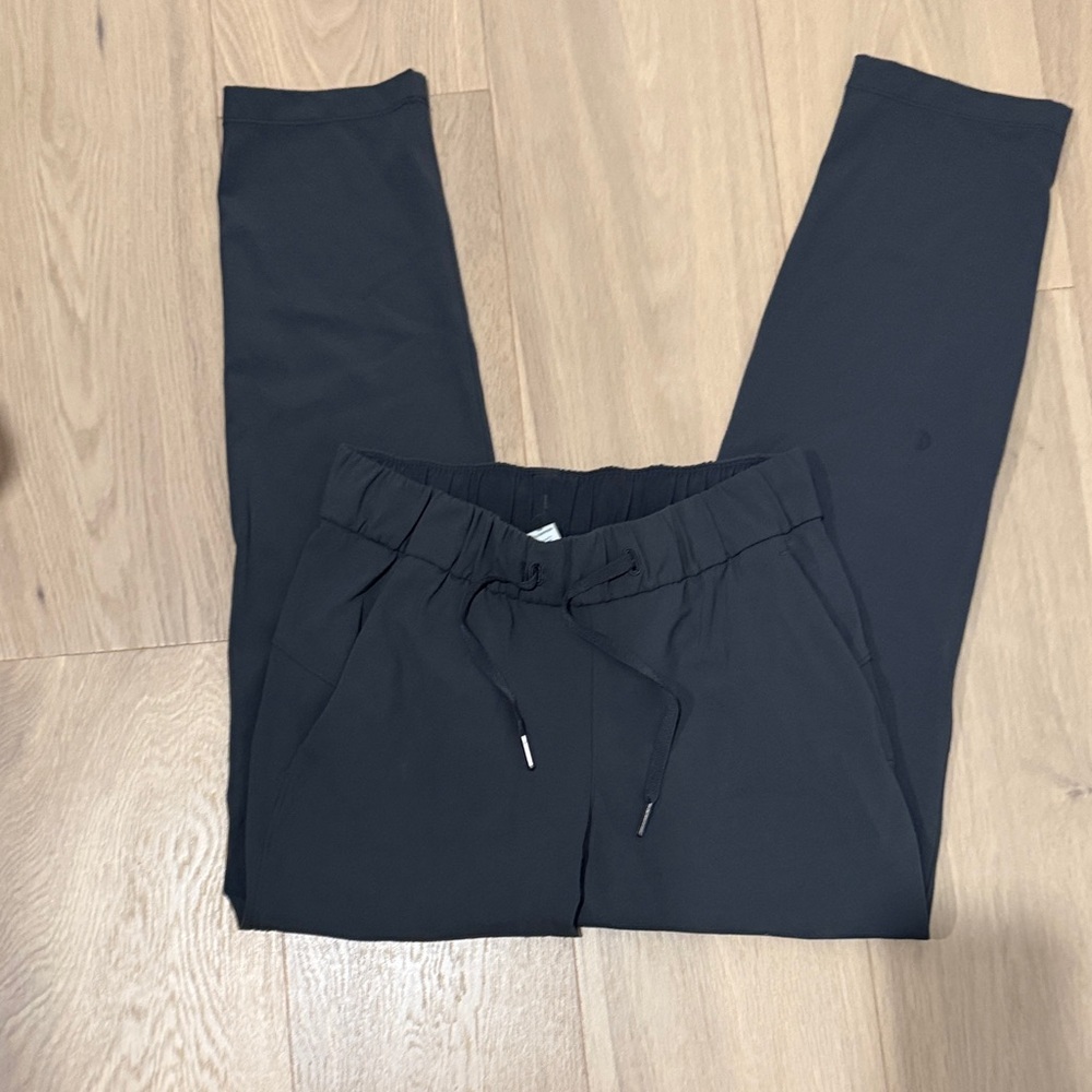 Dark gray lululemon on the fly Jogger Pants